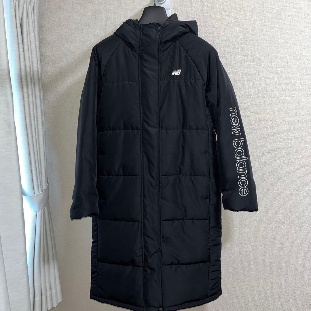 ニューバランス 黒 パデッドロングコートAWJ45400）ベンチコート 中綿 S New Balance（ニューバランス） レディース ベンチコート フーデッドパ